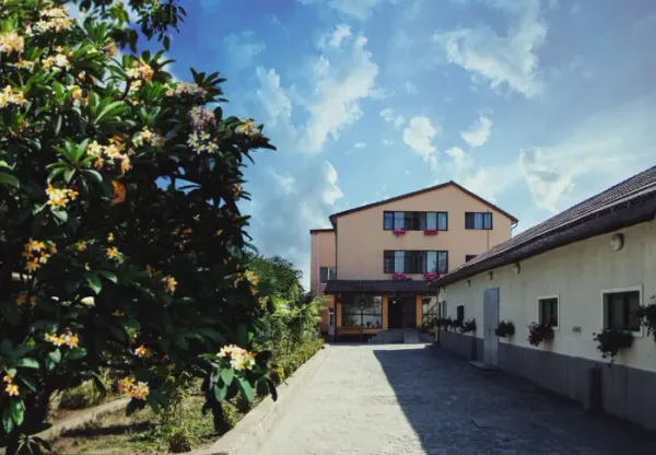 Cămin de bătrâni Sfântul Gheorghe şi Sfântul Dumitru - punct de lucru Băneasa — Municipiul București