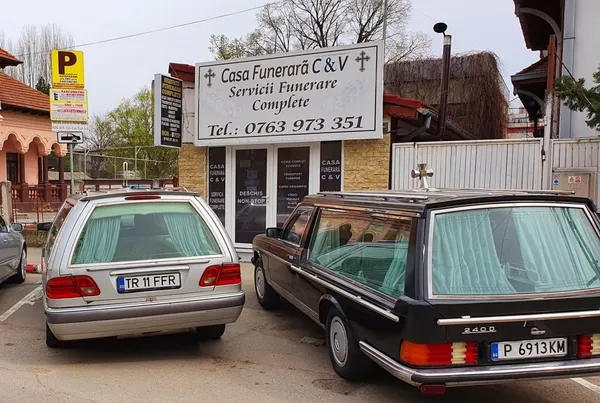 Casa Funerară C & V — Alexandria