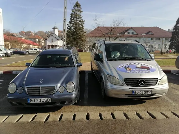 Funerare Târgu Cărbunești — Târgu Cărbunești