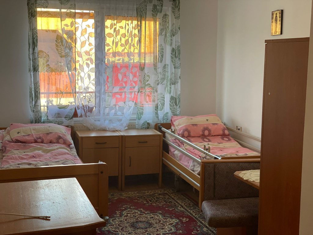 Cămin îngrijire persoane vârstnice 2
