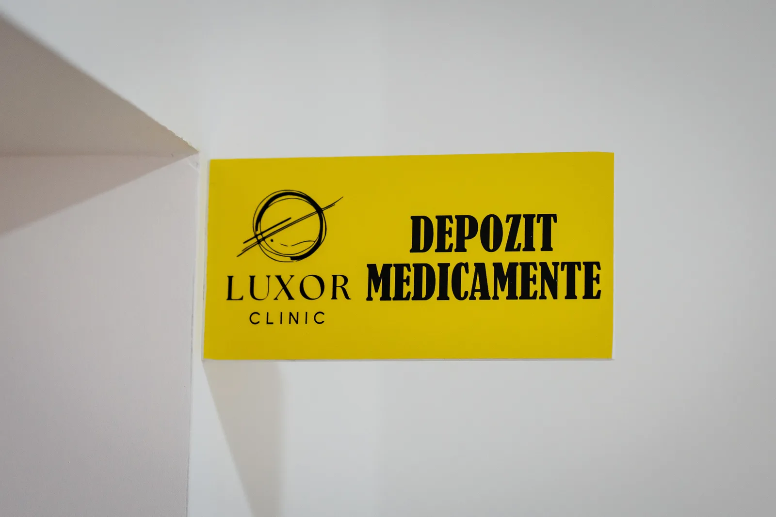 LUXOR CLINIC 22
