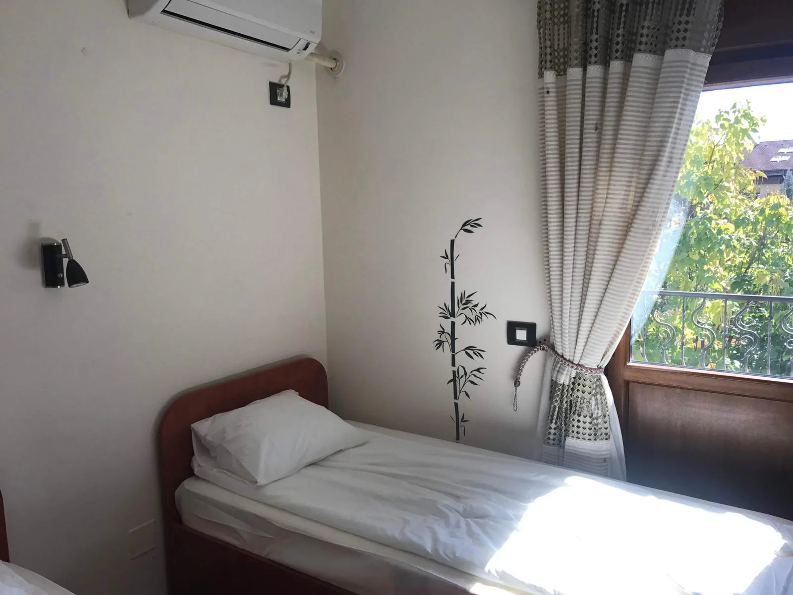 Forest House Pipera 5