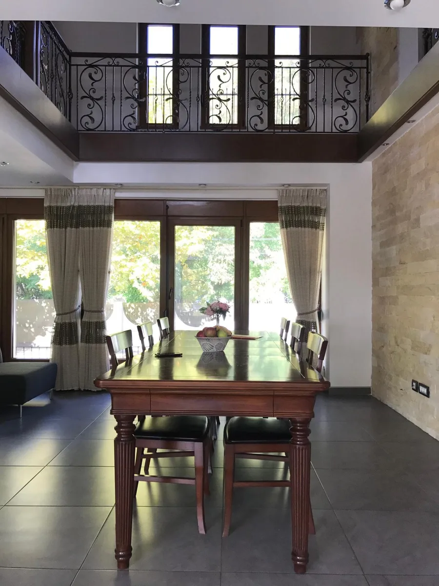 Forest House Pipera 8