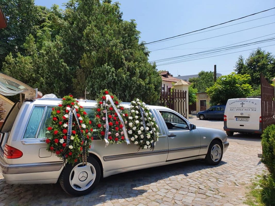 Casa Funerară C & V 3