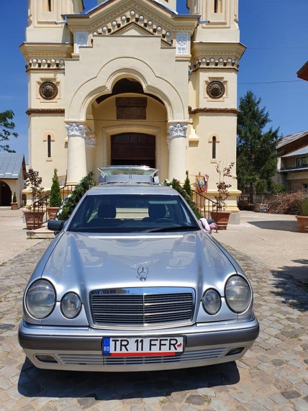 Casa Funerară C & V 4