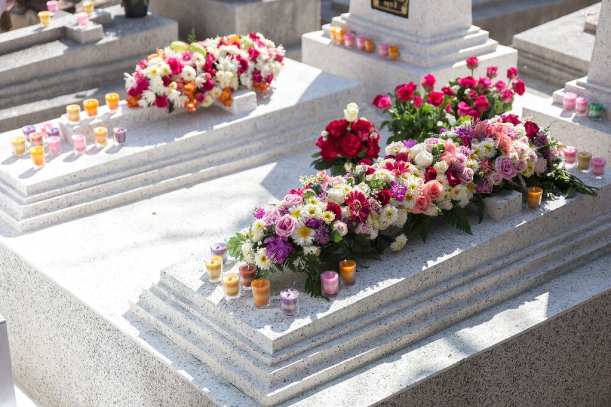 Casa Funerară Nely 4