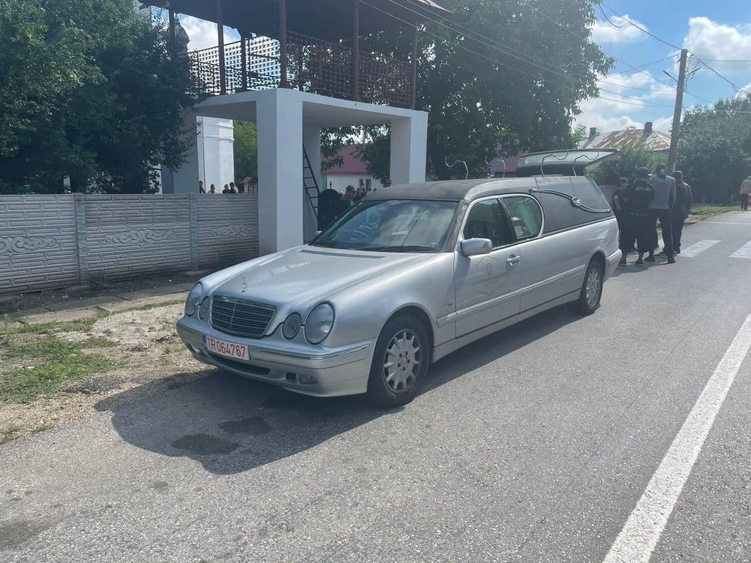 Casa Funerară Păunescu 4