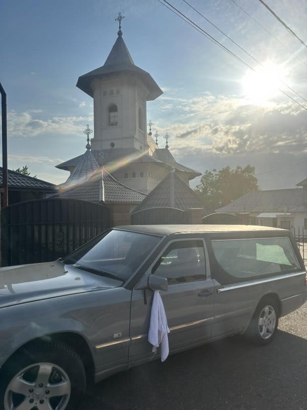 Casa Funerară Tofan Moinești 2