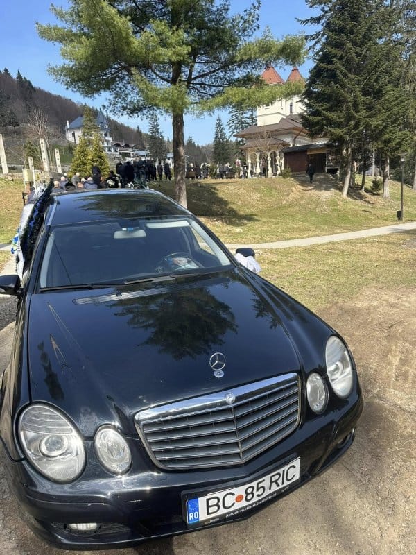 Casa Funerară Tofan Moinești 5