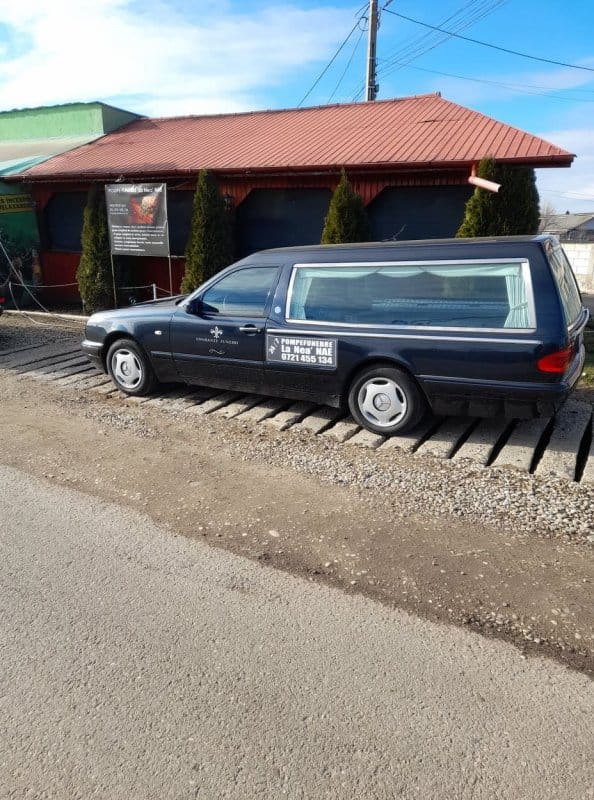 Pompe Funebre La Nea Nae 3