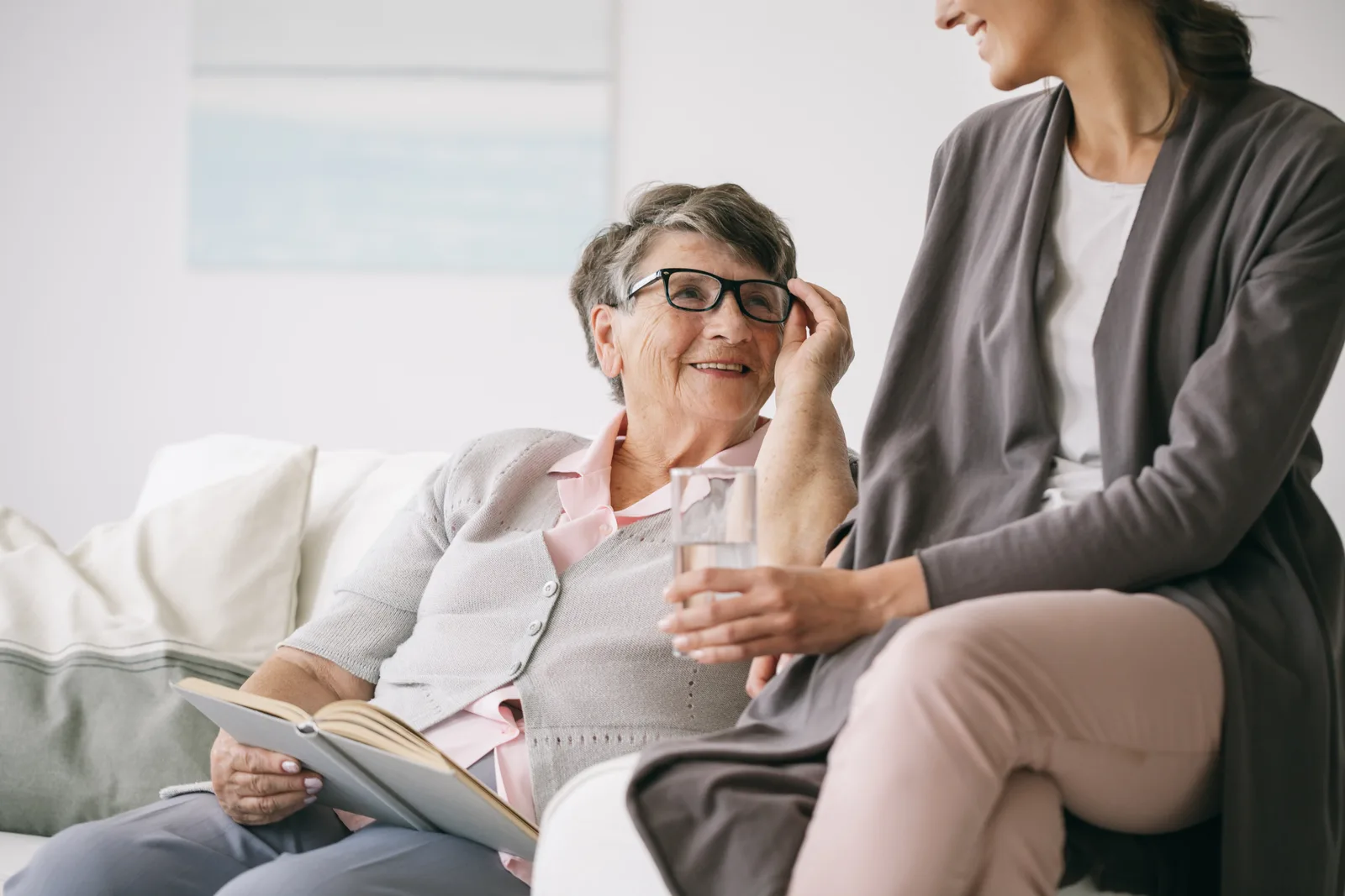 AsertivO - Servicii Premium Pentru Seniori 3