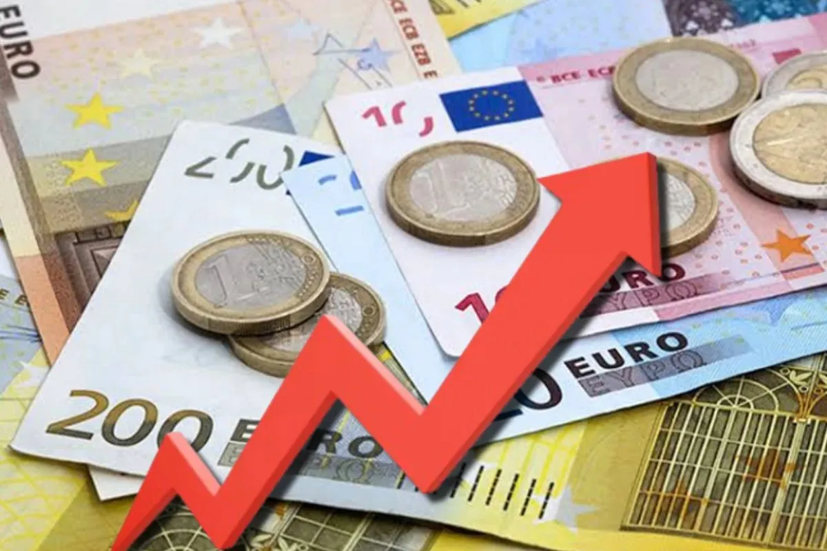 Euro, curs record la BNR: 5,3527 lei. Cum au evoluat dolarul, francul și aurul