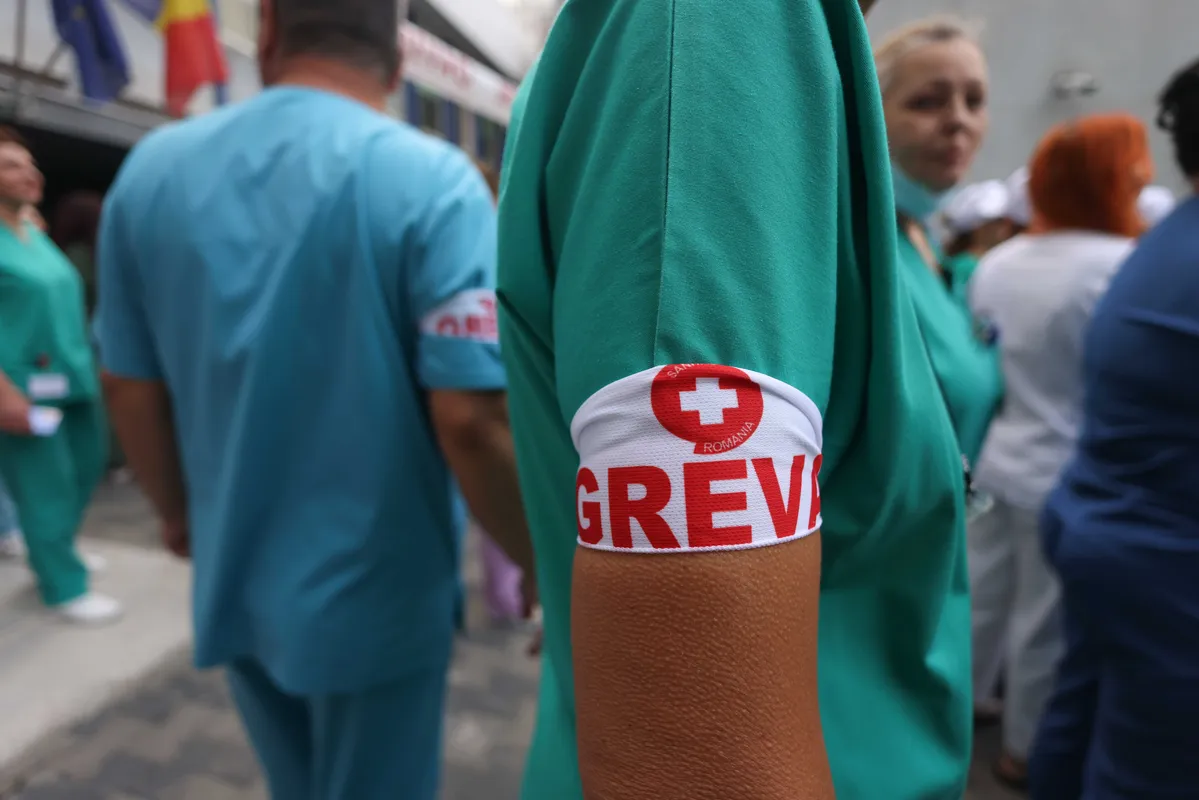 Asociații de pacienți, scrisoare către Bolojan: „Medicamentul accesibil doar pe hârtie nu tratează pe nimeni”