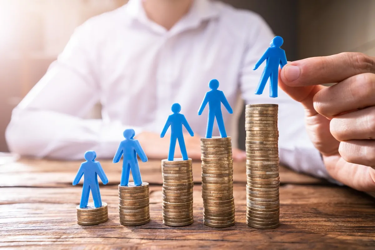 Noua lege a salarizării: peste jumătate din bugetari vor primi majorări salariale