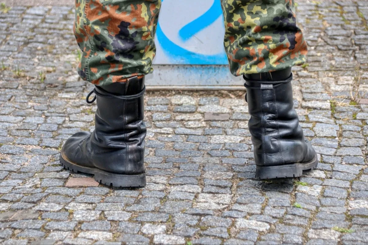 Cât plusează la pensie stagiul militar obligatoriu efectuat de români