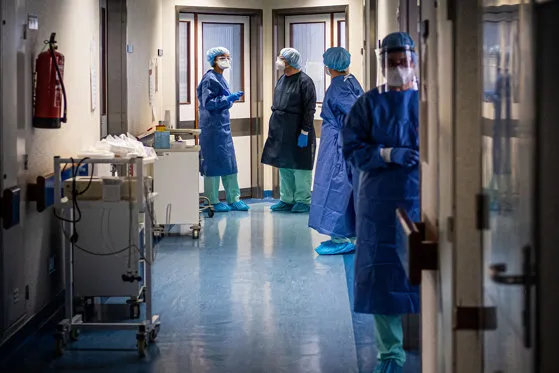 Romania has only 380 doctors per 100,000 inhabitants, below the Western European average