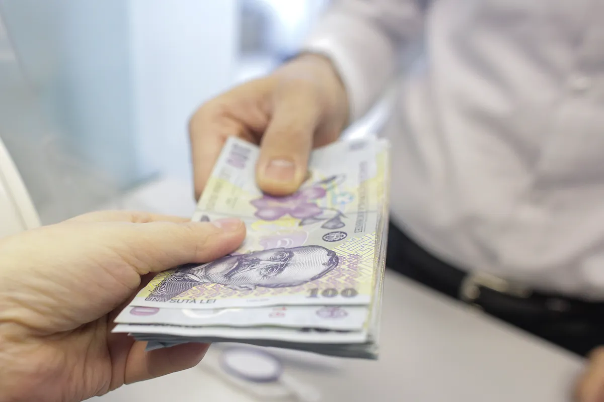 A doua tranșă a ajutorului pentru pensionari, în decembrie 2026: cine primește bani fără cerere