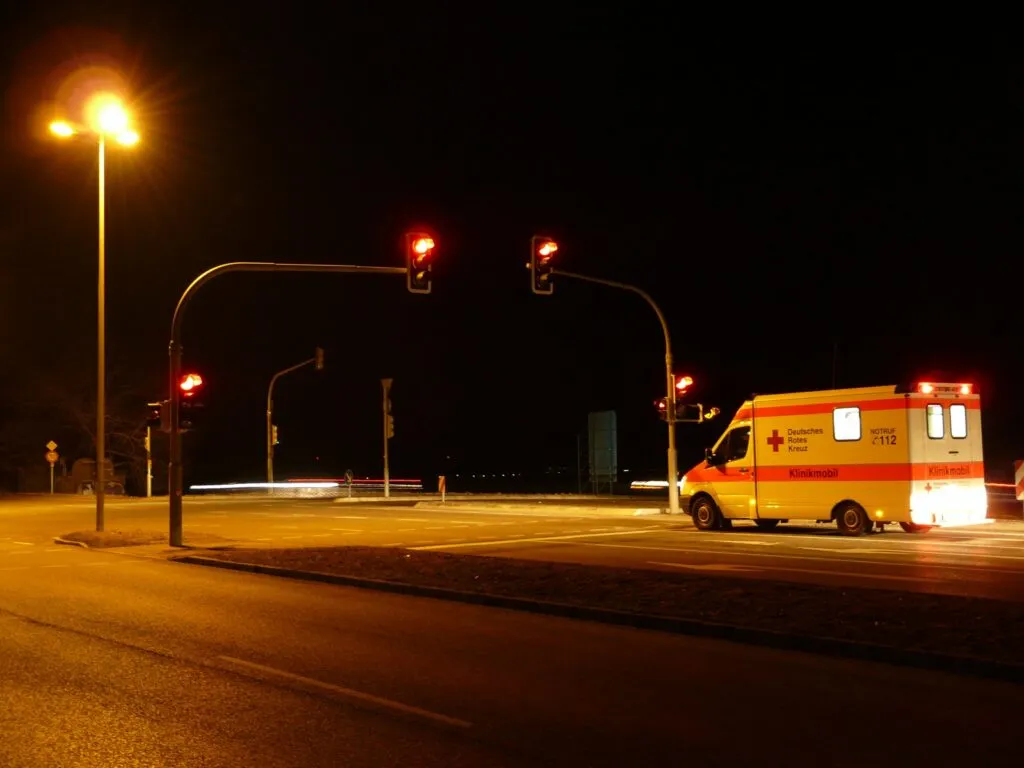 Ambulanță solară inovatoare: aduce îngrijiri medicale în zone izolate, fără nevoie de electricitate