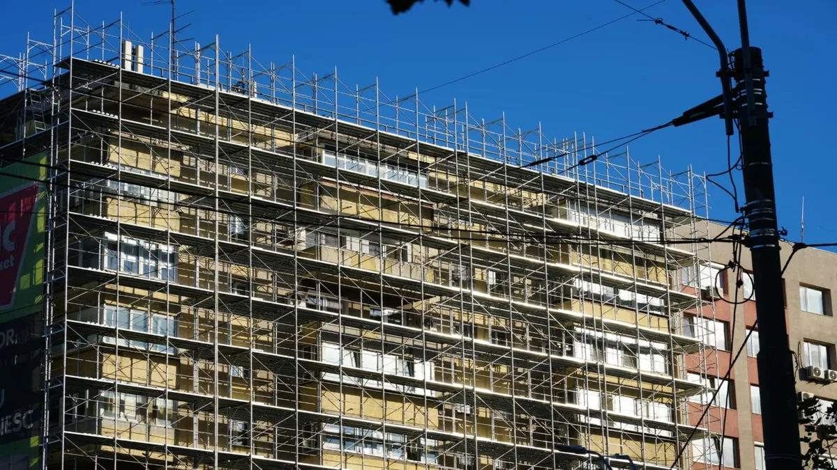 100 de blocuri din Sectorul 3 vor fi reabilitate până în 2026, beneficii importante pentru seniori