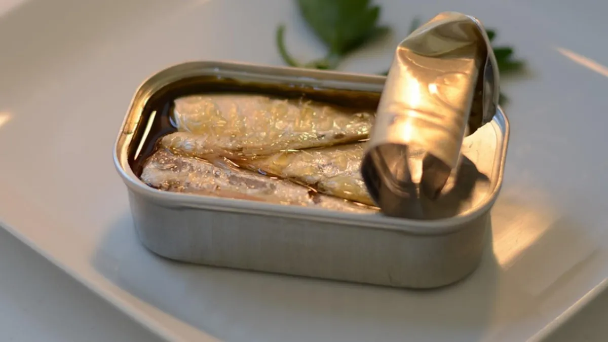 Două femei vârstnice, în stare critică după intoxicație cu botulism din conserve casnice