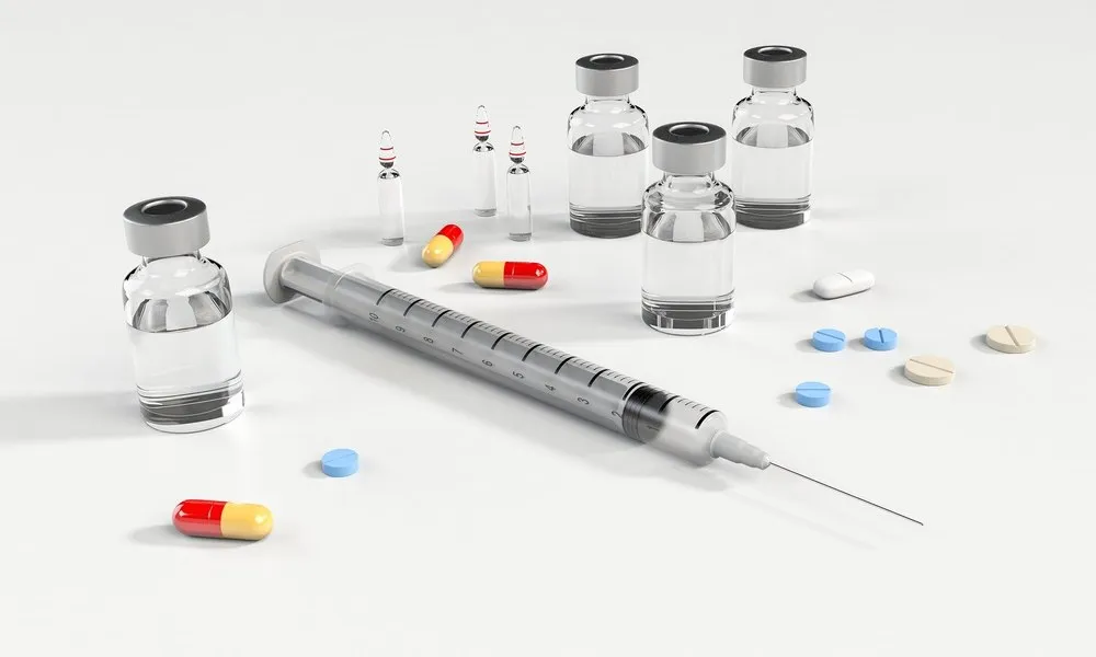 Medicamentele scumpe pentru boli cronice ar putea ajunge în farmaciile de cartier