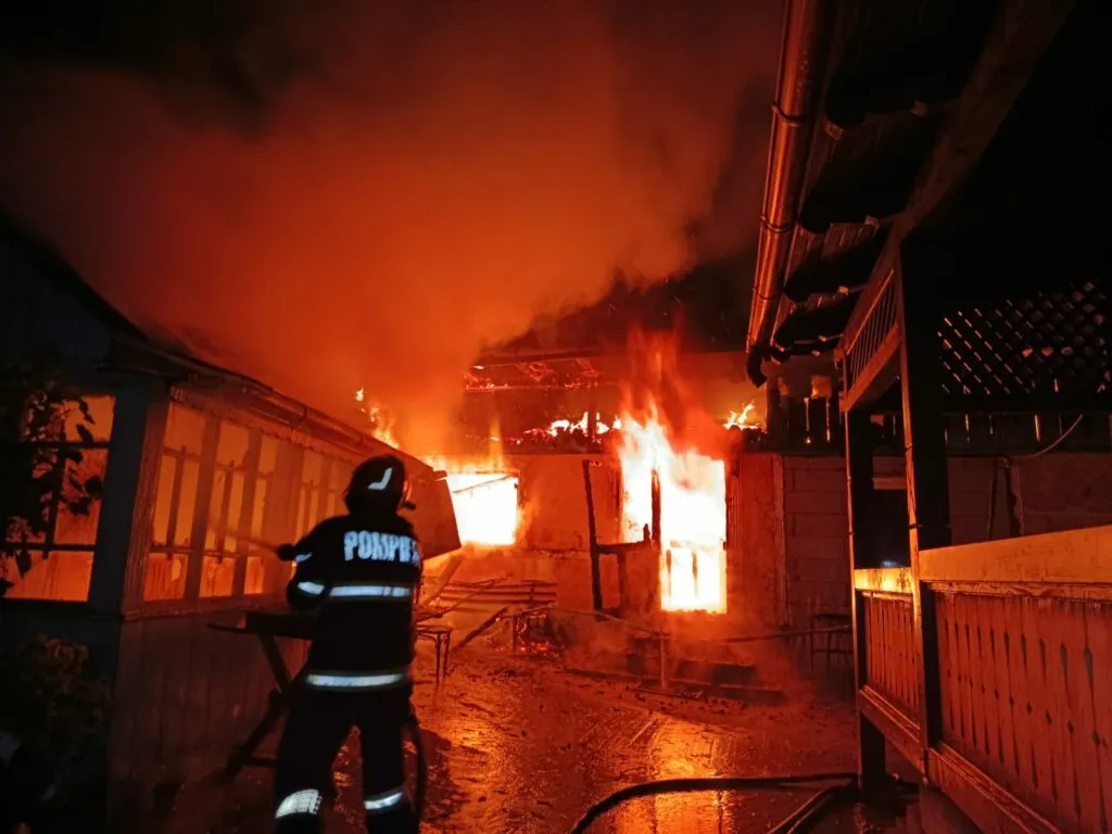 Tragedie în Suceava: Senior de 90 de ani își pierde viața într-un incendiu casnic