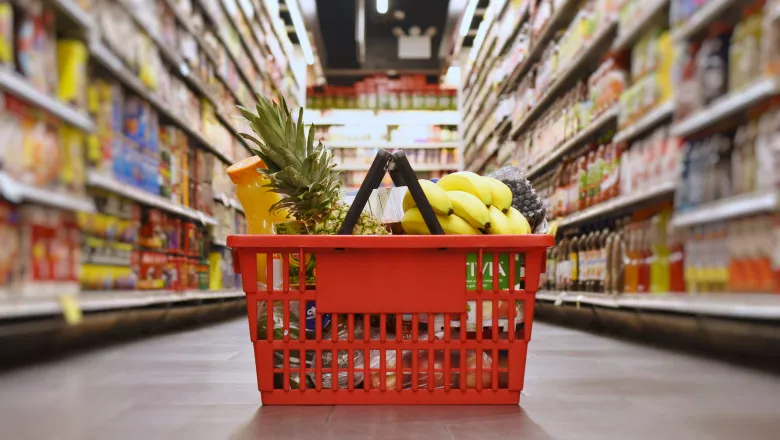 Plafonarea alimentelor de bază prelungită până în 2026 - impact asupra bugetelor pensionarilor