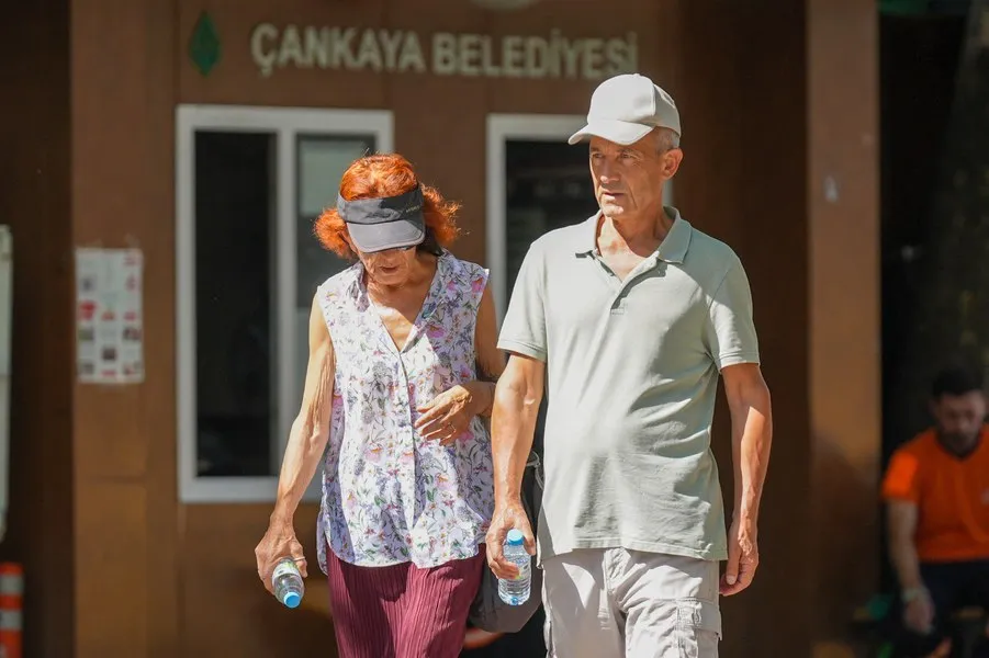 Cum afectează căldura extremă sistemul imunitar și sănătatea seniorilor