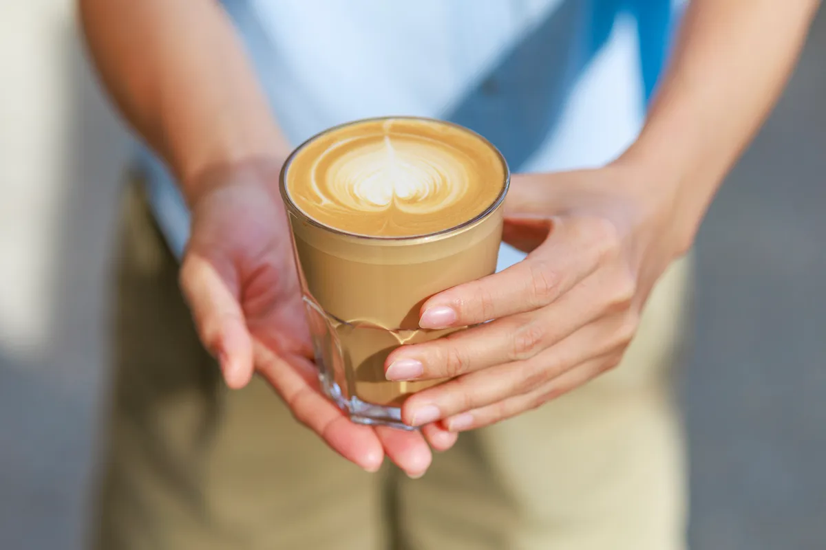 Cafeaua și fierul din alimente: când să o bei ca să nu afecteze absorbția