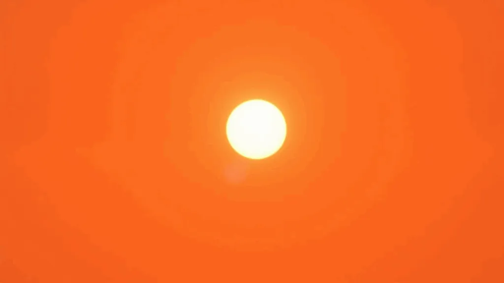 Cod roșu de caniculă în majoritatea României: temperaturi de până la 40°C, pericol major pentru seniori