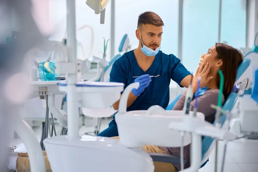 Servicii stomatologice gratuite în spitale: noua oportunitate pentru seniori