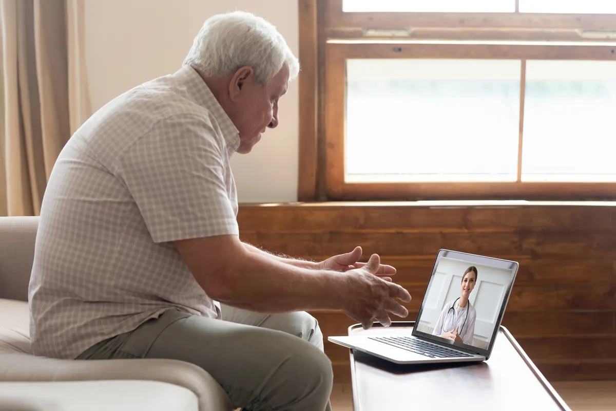 Telereabilitare în România: recuperare medicală la distanță, posibil decontată de stat