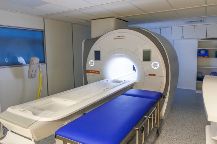 Echipamentele medicale s-au triplat în 10 ani, dar aşteptarea rămâne de 2-3 luni