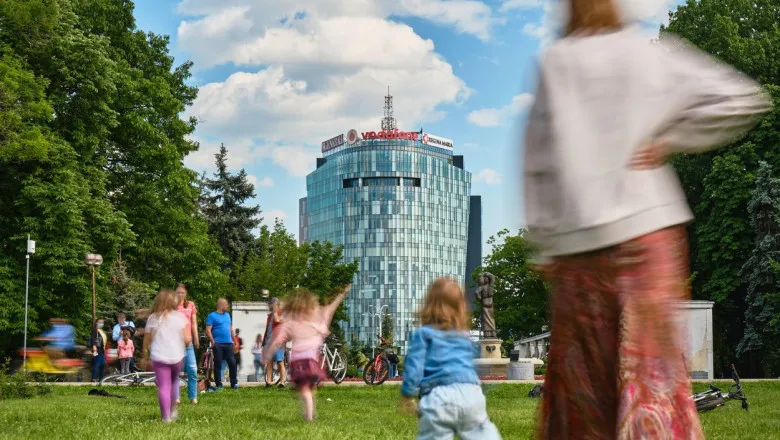 INS: Populația României a scăzut cu 0,5% într-un an, vârstnicii depășesc numărul copiilor cu 39%