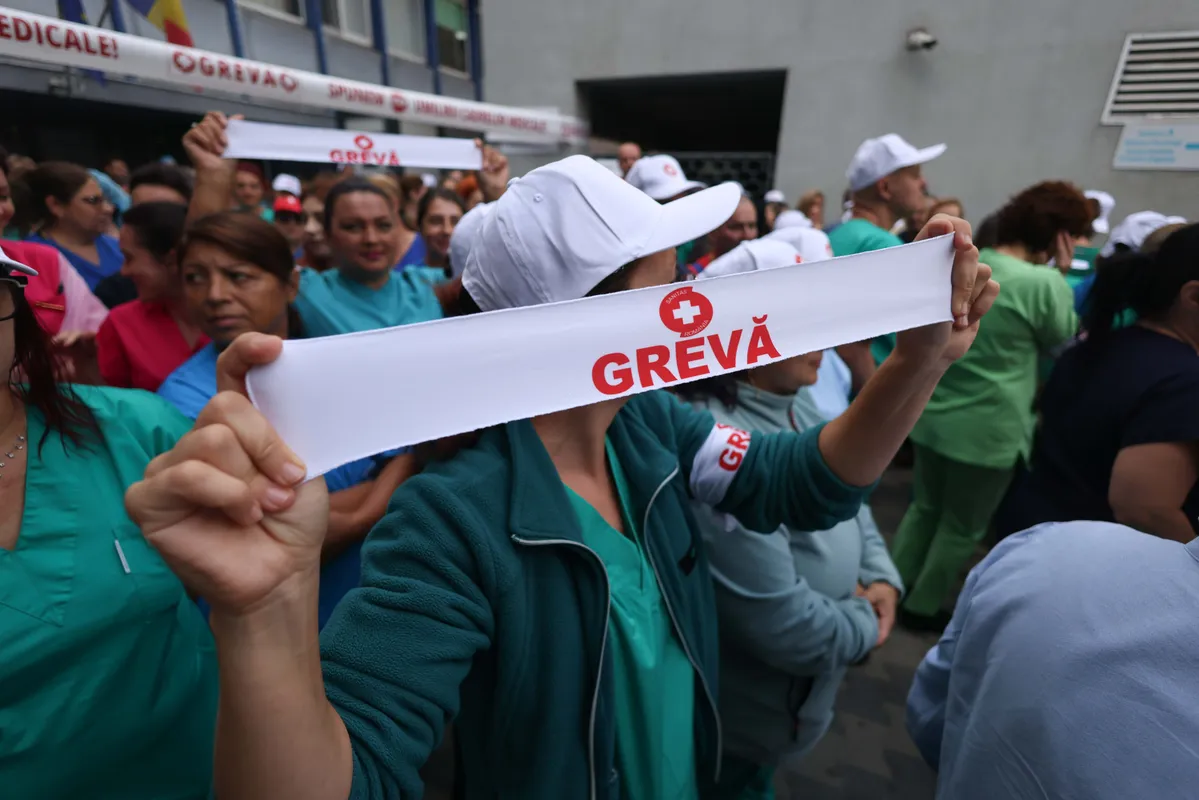 A treia zi de grevă în Sănătate: intervenții și internări amânate, sindicatele cer garanții scrise
