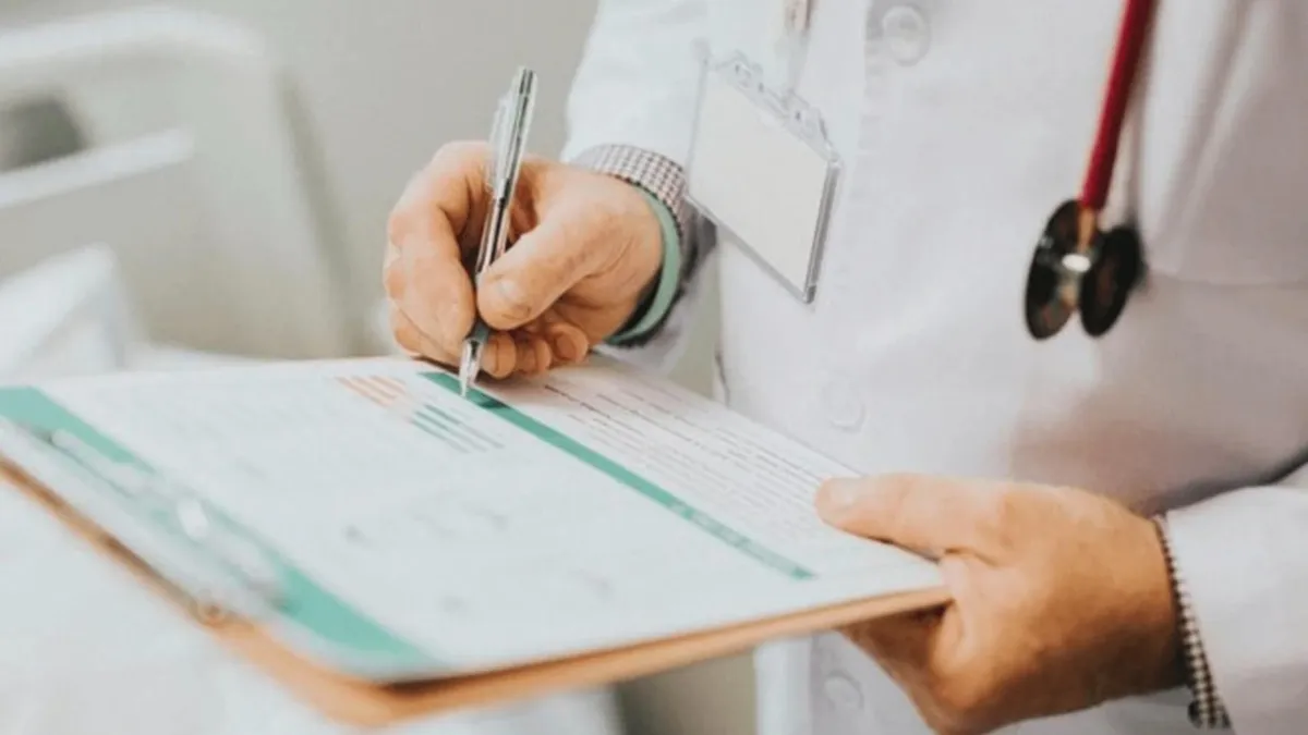 Guvernul reduce cu o zi concediul medical plătit de stat începând din 2026