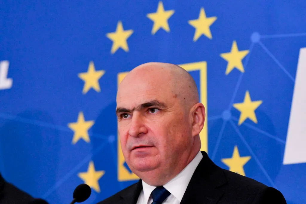 Bolojan: decizia privind bursele sociale pe timpul vacanței de vară nu este încă finală