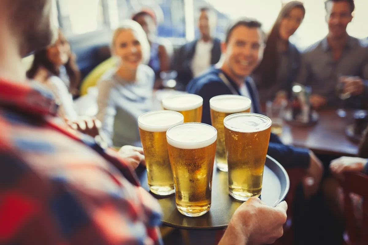 Studiu pe 340.000 de persoane: ce tip de alcool crește cel mai mult riscul de deces